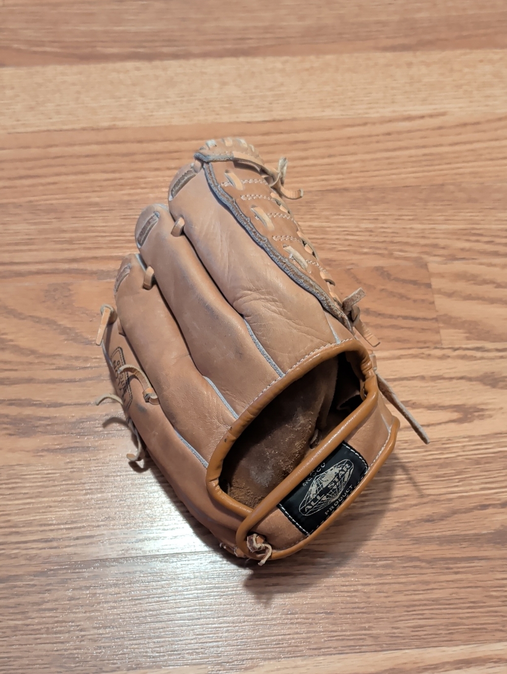 Leather Youth RH Baseball Glove